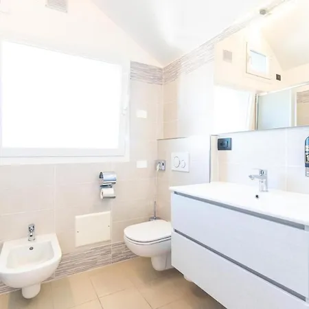 Apartment Stunning With Jacuzzi - Beahost Lignano Sabbiadoro